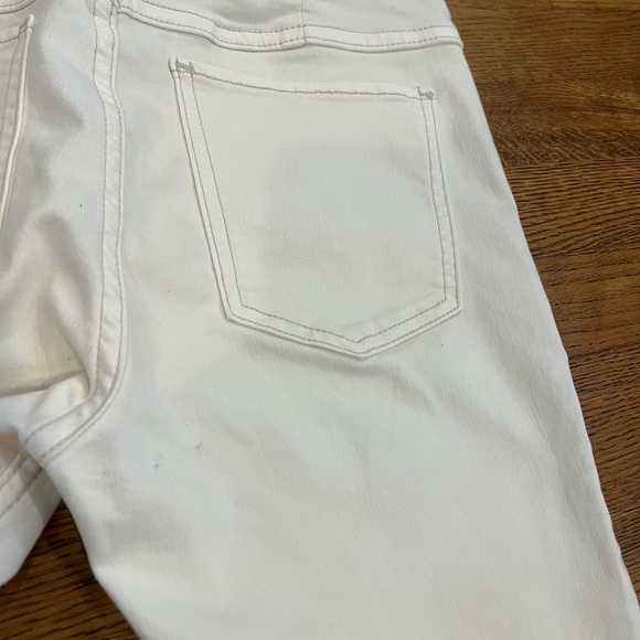 Free People - Pull-On White Flare Jeans - Size 28 - Picture 7 of 7
